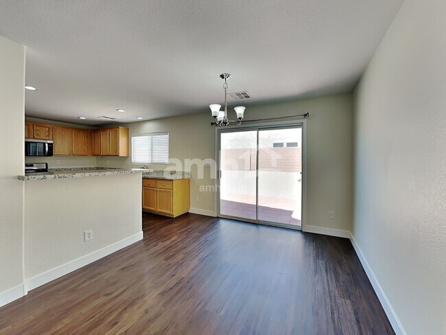 Foto del edificio - 8624 Dodds Canyon St