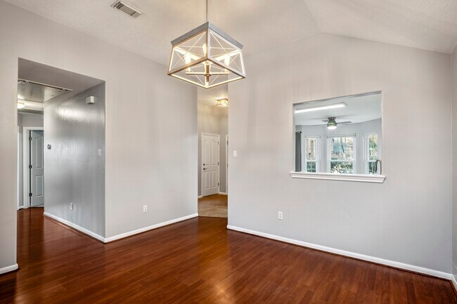 Foto del edificio - 2923 Goldspring Ln
