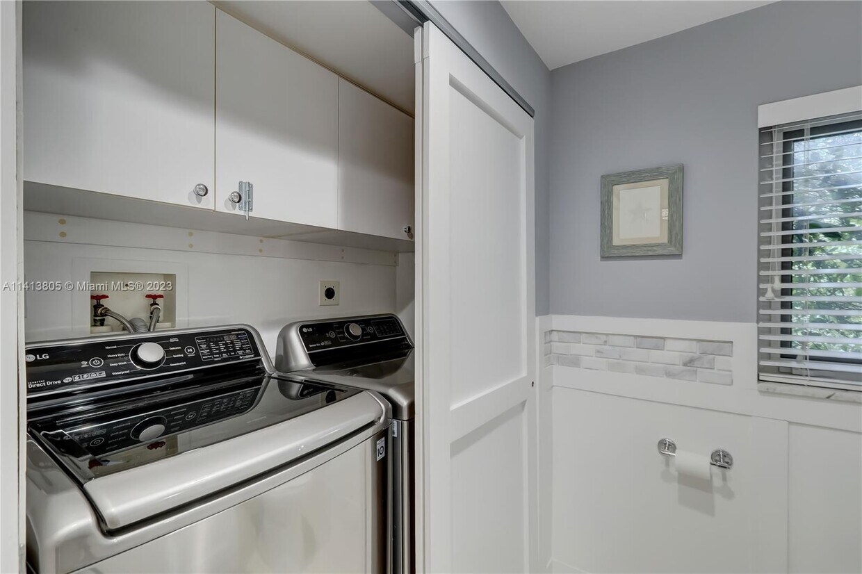 Primary Photo - 5580 NE 29th Ave