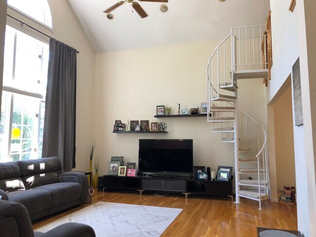 Living Room - 5 Gard Ave