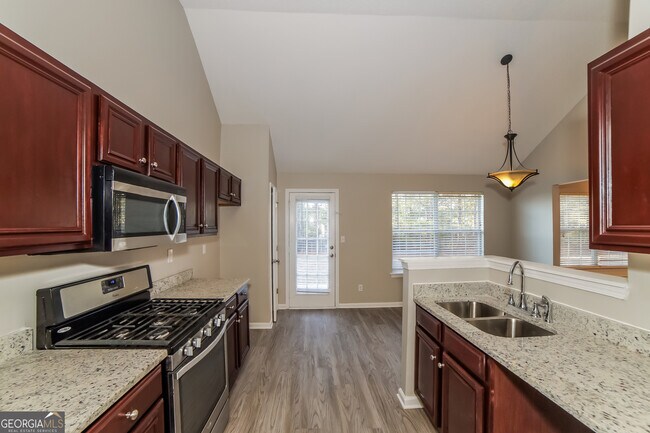Foto del edificio - 4231 Butternut Pl