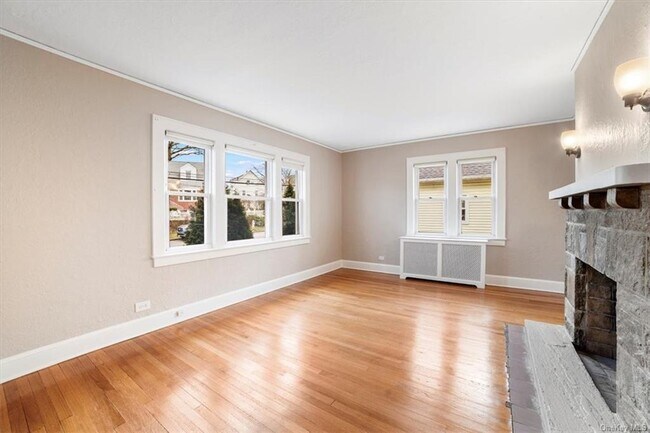 Building Photo - 36 Woodland Ave