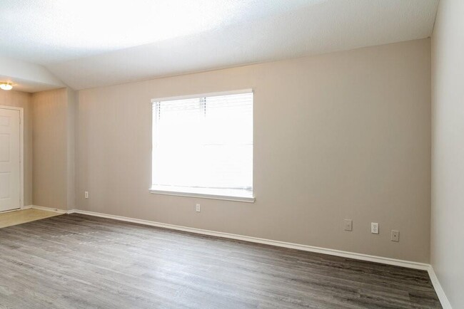 Building Photo - 1434 Glasholm Dr