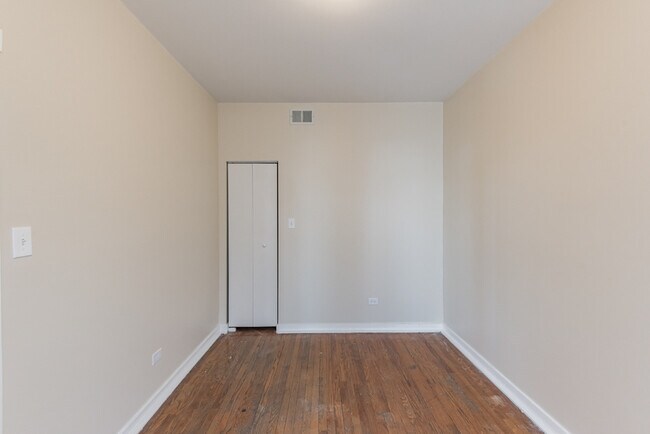 Building Photo - 1457 S Springfield Ave