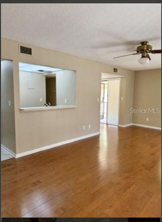 Foto del edificio - 130 Jasmine Woods Ct