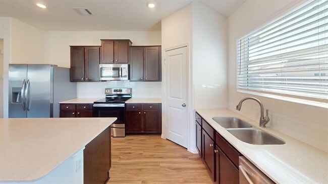 Foto del edificio - 1000 Berryhack Ct