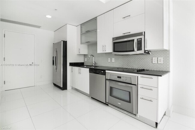 Foto del edificio - 1 br, 1.5 bath Condo - 60 SW 13th St Apt 2208