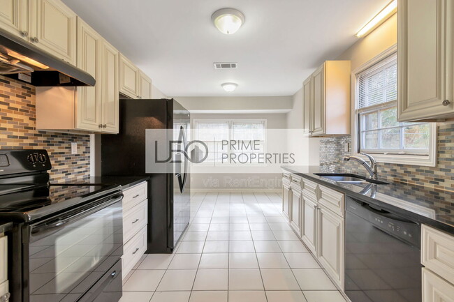 Building Photo - 2816 Deerwood Trail