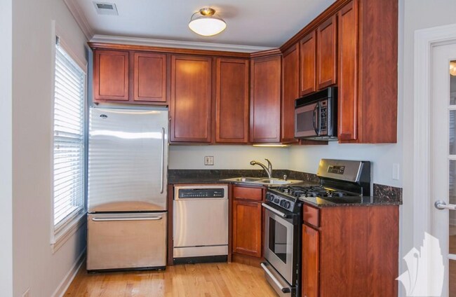 Foto del edificio - 628 W Roscoe St