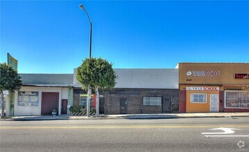 Building Photo - 1135 N La Brea Ave