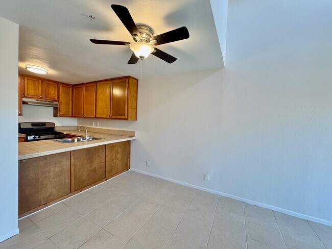 Foto del edificio - 450 E 4th St