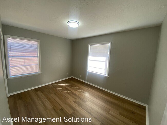 Building Photo - 4 br, 1 bath House - 5117 NW 47th St.