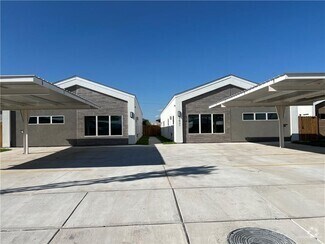 Building Photo - 1421 E Iris Ave
