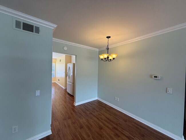 Foto del edificio - Walking Distance to the Center of Leisure Village
