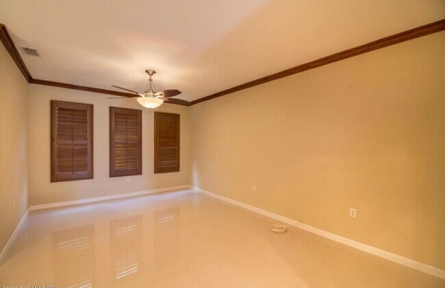 Building Photo - 1375 Lara Cir