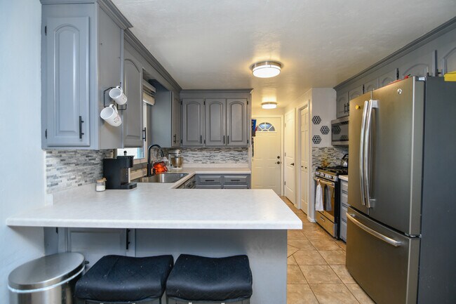 Foto del edificio - 981 Hillcrest Heights