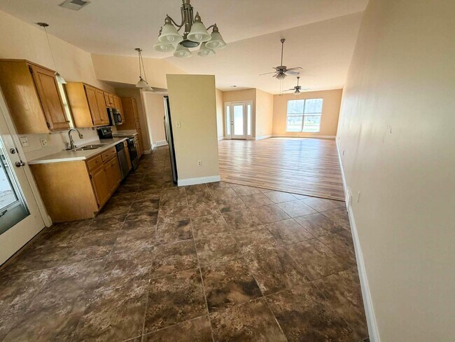 Foto del edificio - 1333 Copper Dr