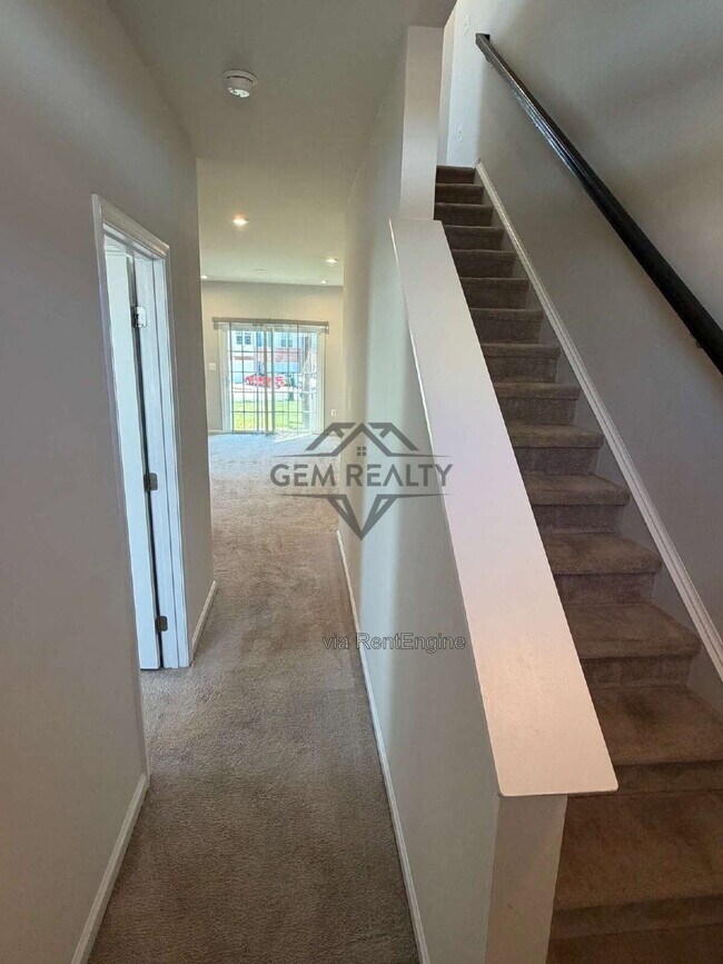 Building Photo - 501 Rolling Valley Dr