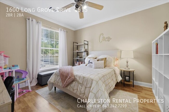 Foto del edificio - 1600 Long Grove Dr