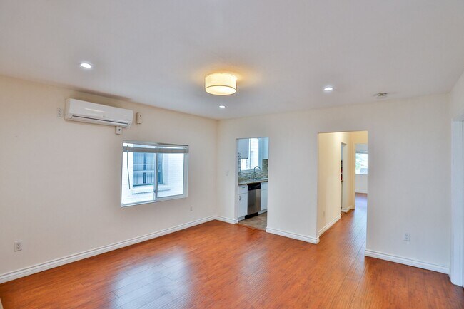 Building Photo - 141 N New Hampshire Ave
