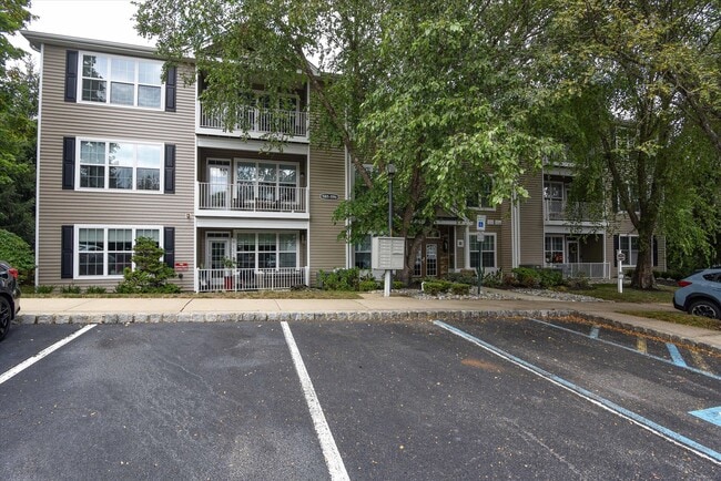 Foto del edificio - 594 Saint Andrews Pl