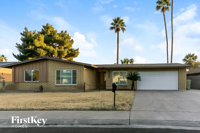 Foto principal - 4409 W Griswold Rd