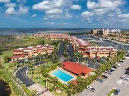 Foto del edificio - 3220 S Shore Dr