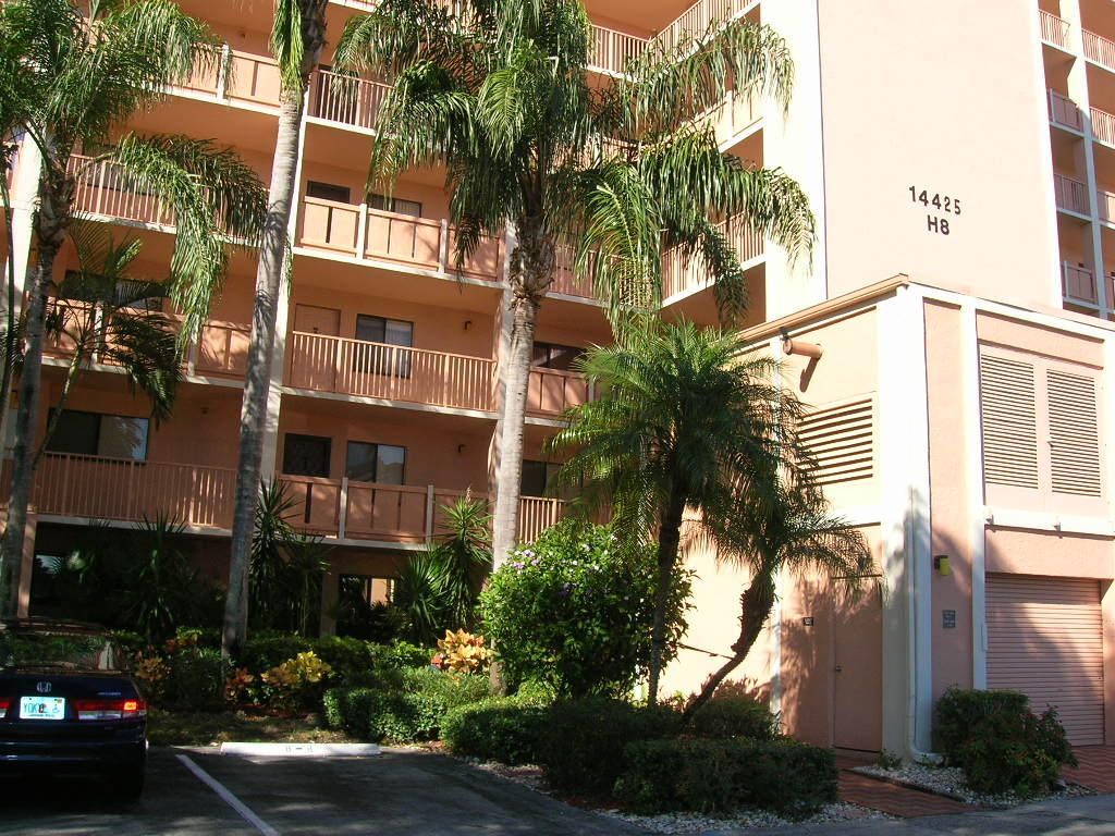 14425 Strathmore Ln Unit 204, Delray Beach, FL 33446 Condo for Rent