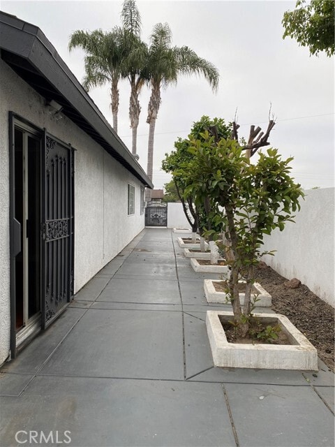 Building Photo - 530 S Everglade St