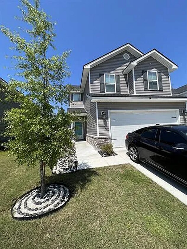 Foto principal - FALL MOVE-IN SPECIAL: 50% OFF 1st MONTH'S ...