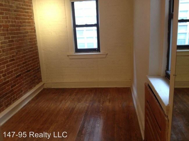 Building Photo - 147 W 95th St