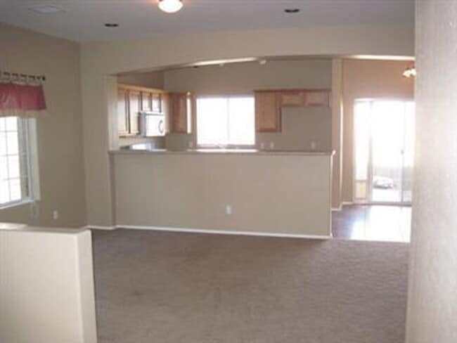Foto del edificio - 2 Bedroom 2 Bath in Mountain Gate Contact ...