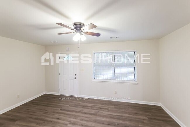 Building Photo - 5134 Shamrock Drive