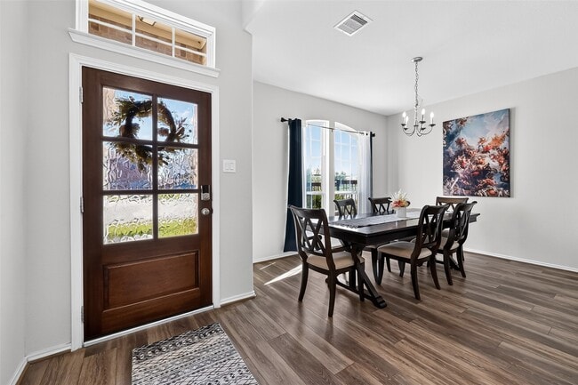 Foto del edificio - 1601 Darwin Cedar Dr