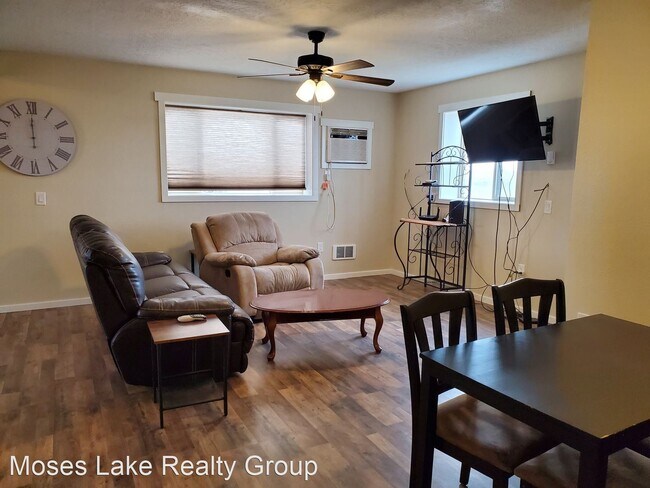 Building Photo - 3956 L 2