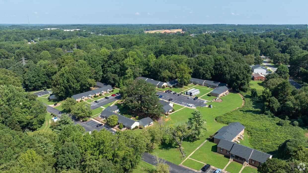 Foto aérea - Hillside Apartments