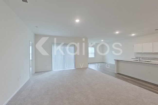 Building Photo - 639 Castillo Dr