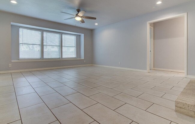 Building Photo - 12111 Missel Thrush Ct
