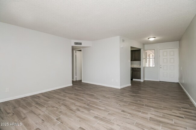 Building Photo - 1050 W University Dr