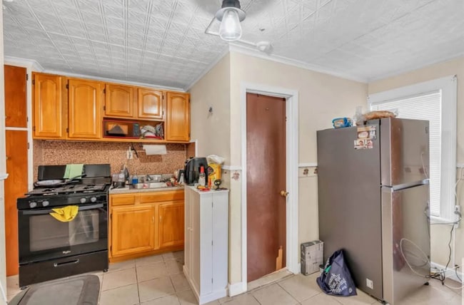 Foto del edificio - 86 McAdoo Ave