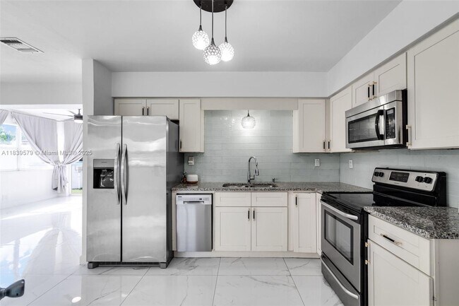 Foto del edificio - 8440 NW 11th Ct