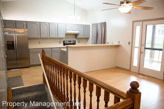 Building Photo - 3 br, 2 bath House - 2323 W. Laguna Rd