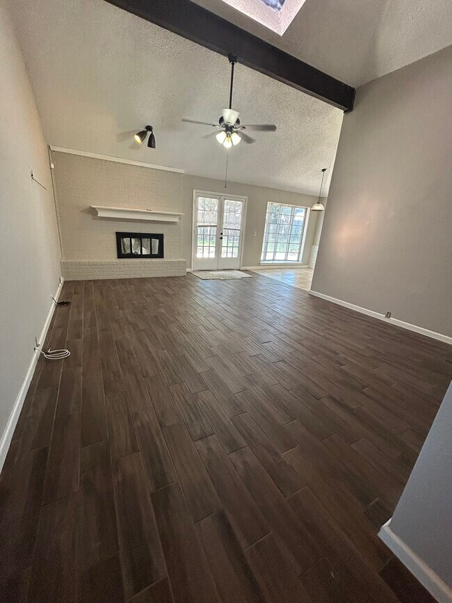 Foto del edificio - 1007 Almond Ct