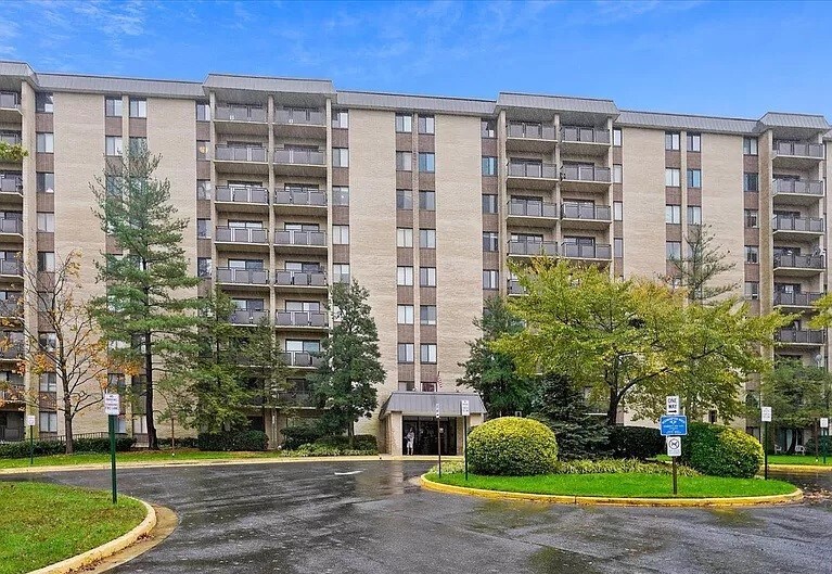 3100 S Manchester St Unit APT 704, Falls Church, VA 22044 Room for