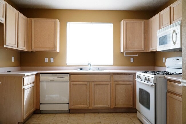 Building Photo - 10636 Rigoletto Dr NW