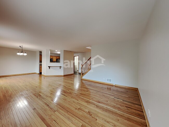 Building Photo - 2263 N Arapahoe Trail