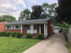 Building Photo - 924 E Windemere Ave