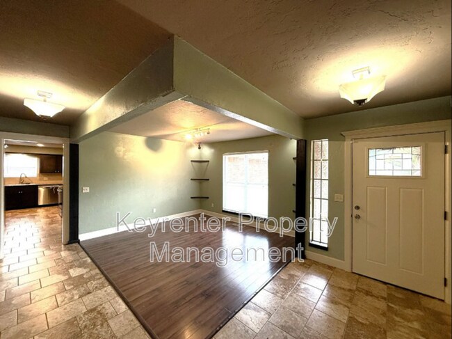 Foto del edificio - 5324 Eden Dr