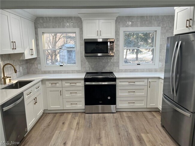 Foto del edificio - 145 Beck Rd