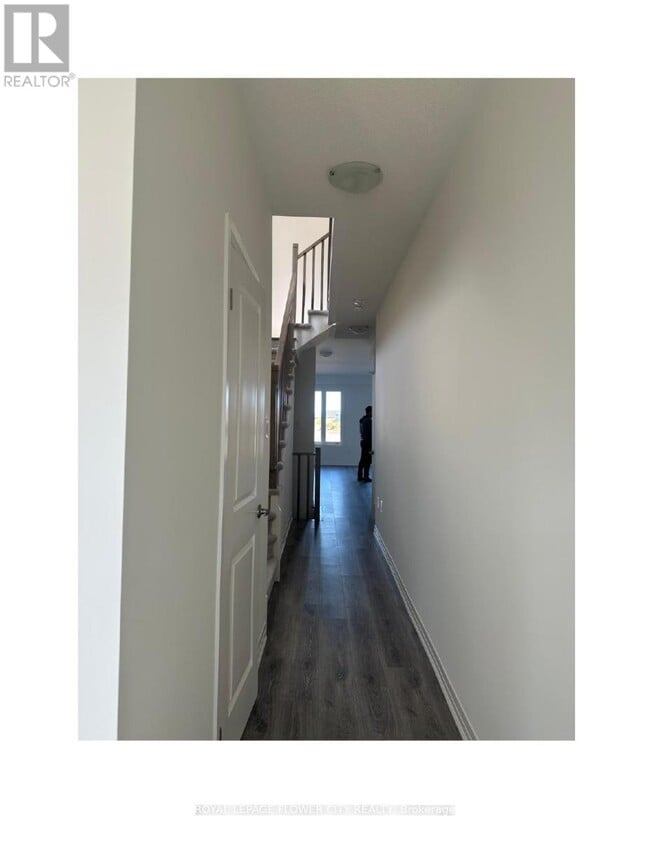 Building Photo - 5 Sagewood Ave